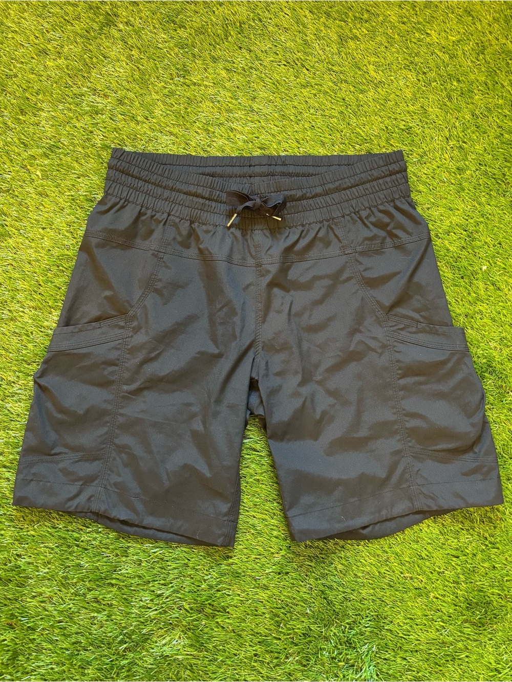 Lululemon Black Cargo Hiking Utility Shorts Size 8